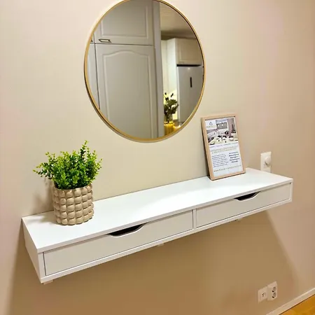 Kivilinna - Liinavaatteet, Pyyhkeet Ja Loppusiivous Sisaeltyvaet Hintaan