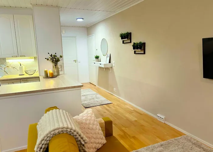 Kivilinna - Liinavaatteet, Pyyhkeet Ja Loppusiivous Sisaeltyvaet Hintaan