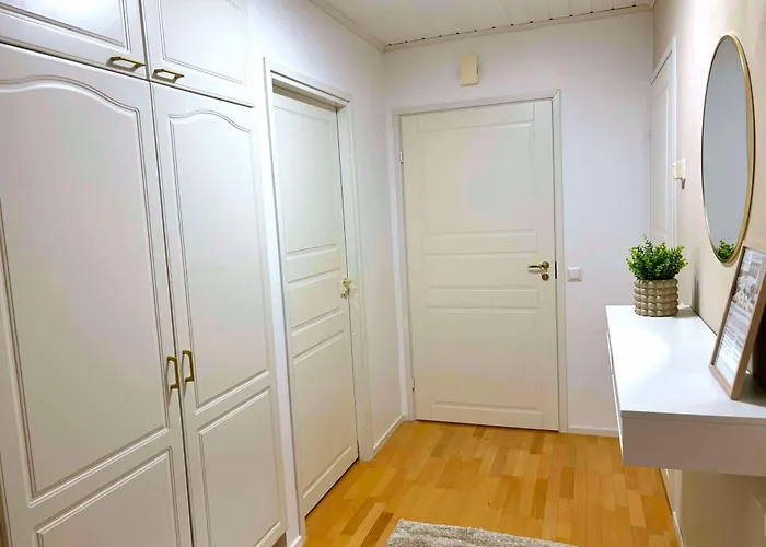 Kivilinna - Liinavaatteet, Pyyhkeet Ja Loppusiivous Sisaeltyvaet Hintaan アパート *